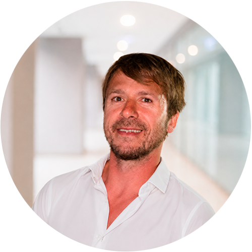 Dr. Carlos Entrena